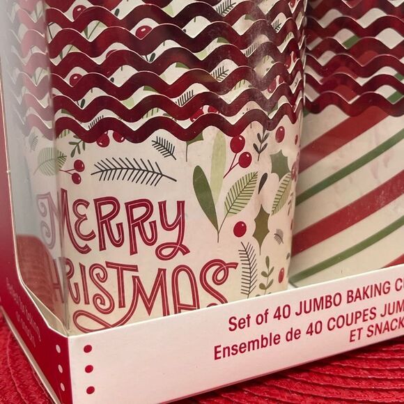 Baking Cups Red and Green Christmas 40 Jumbo Pieces NWT - Picture 4 of 9